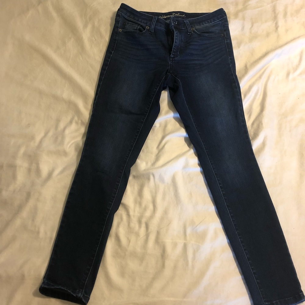 Size 6 mid rise skinny jeans